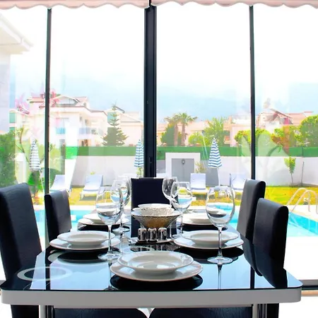 빌라 Typhoon 페티예